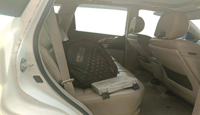 2017 Mahindra XUV500 W10, Diesel, Manual, 85,253 km, interior
