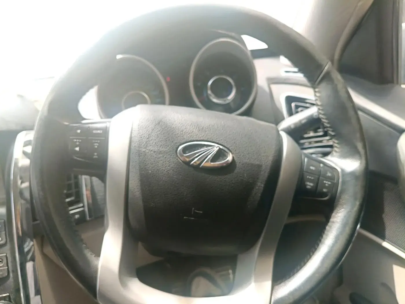2017 Mahindra XUV500 W10, Diesel, Manual, 85,253 km, interior