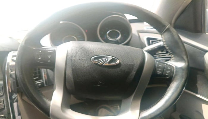 2017 Mahindra XUV500 W10, Diesel, Manual, 85,253 km, interior