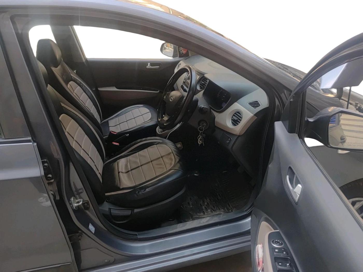 2017 Hyundai Grand i10 SPORTZ 1.2 KAPPA VTVT, CNG, Manual, 55,333 km, interior