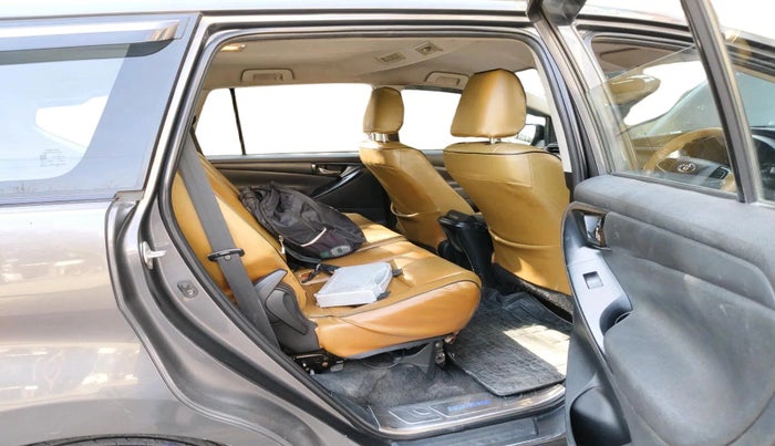 2016 Toyota Innova Crysta 2.4 GX 8 STR, Diesel, Manual, 1,26,167 km, interior