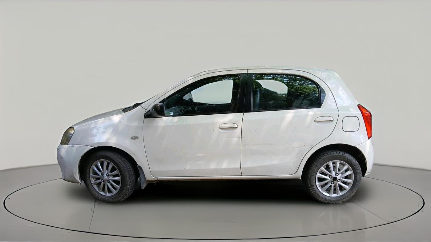 2011 Toyota Etios Liva V, Petrol, Manual, 1,36,992 km, exterior