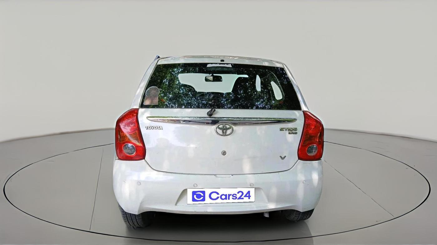 2011 Toyota Etios Liva V, Petrol, Manual, 1,36,992 km, exterior