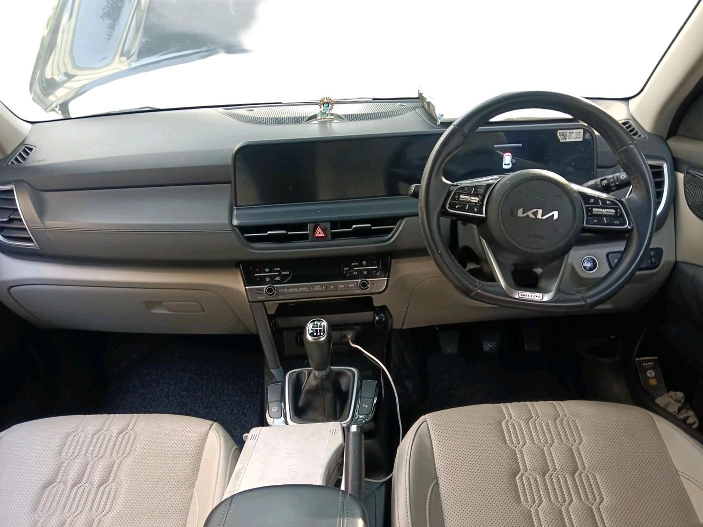 2023 KIA SELTOS  HTX 1.5 PETROL MT, Petrol, Manual, 30,178 km, interior