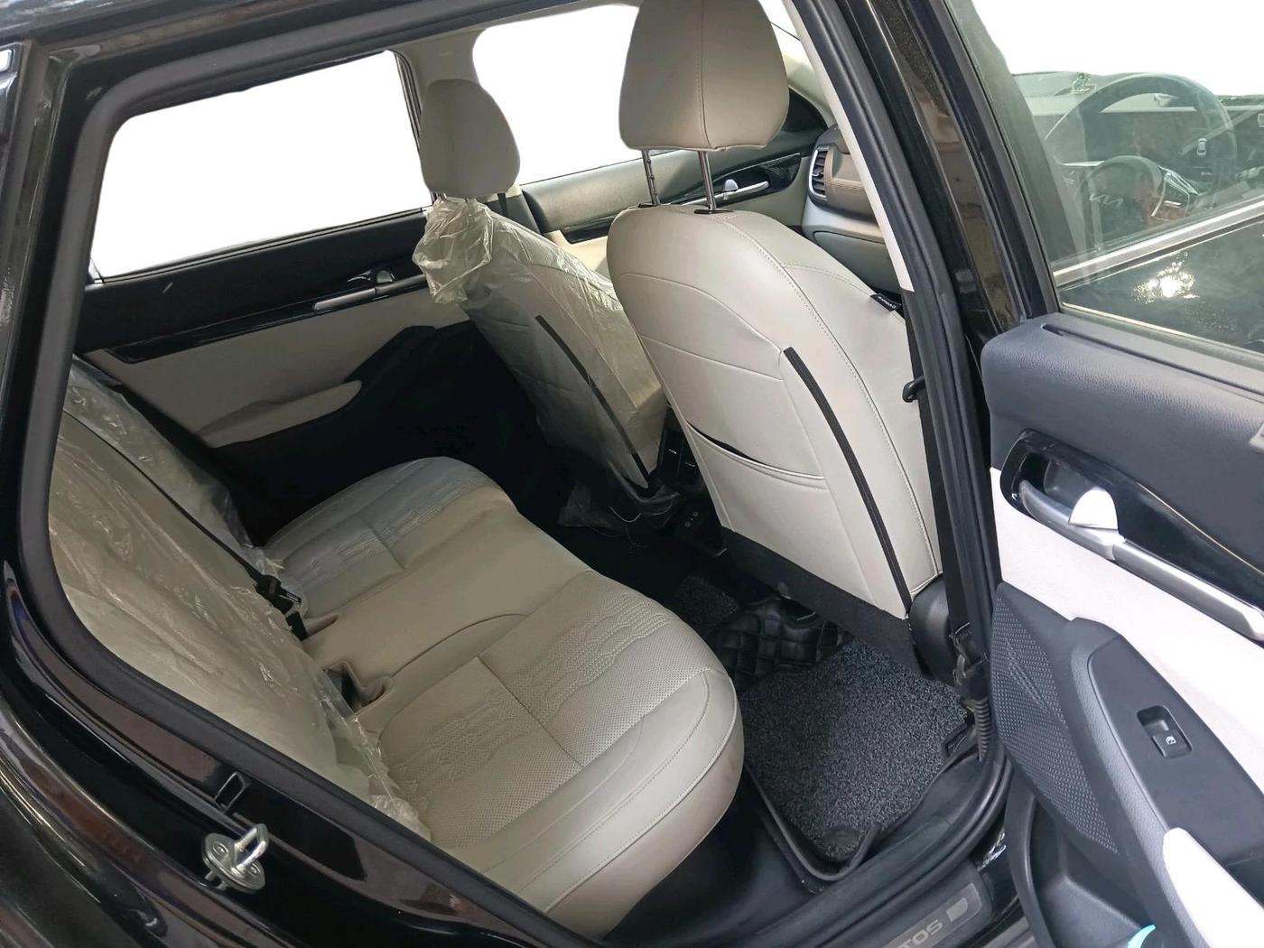 2023 KIA SELTOS  HTX 1.5 PETROL MT, Petrol, Manual, 30,178 km, interior