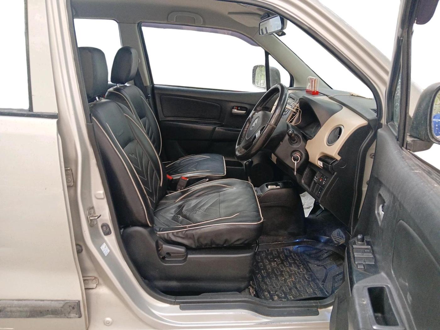 2017 Maruti Wagon R 1.0 VXI AMT, CNG, Automatic, 75,620 km, interior