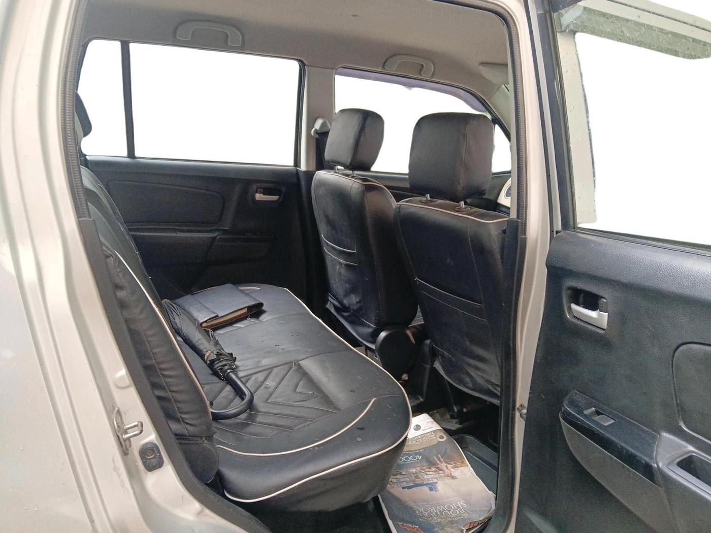 2017 Maruti Wagon R 1.0 VXI AMT, CNG, Automatic, 75,620 km, interior