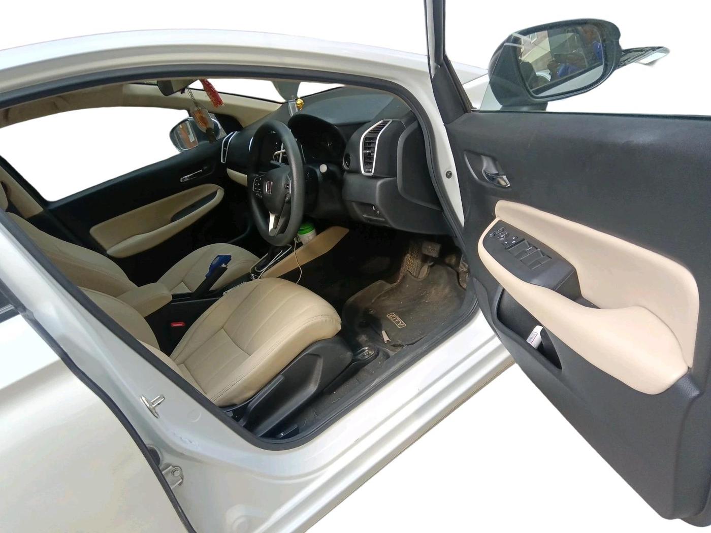 2025 Honda City 1.5L I-VTE V CVT, Petrol, Automatic, 13,494 km, interior