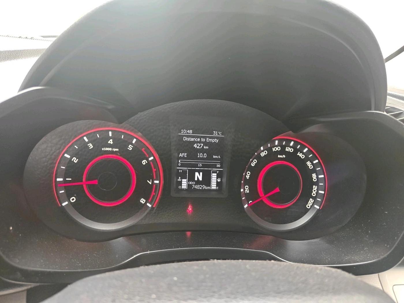 2021 Mahindra XUV300 W8 1.2 PETROL, Petrol, Manual, 74,829 km, interior