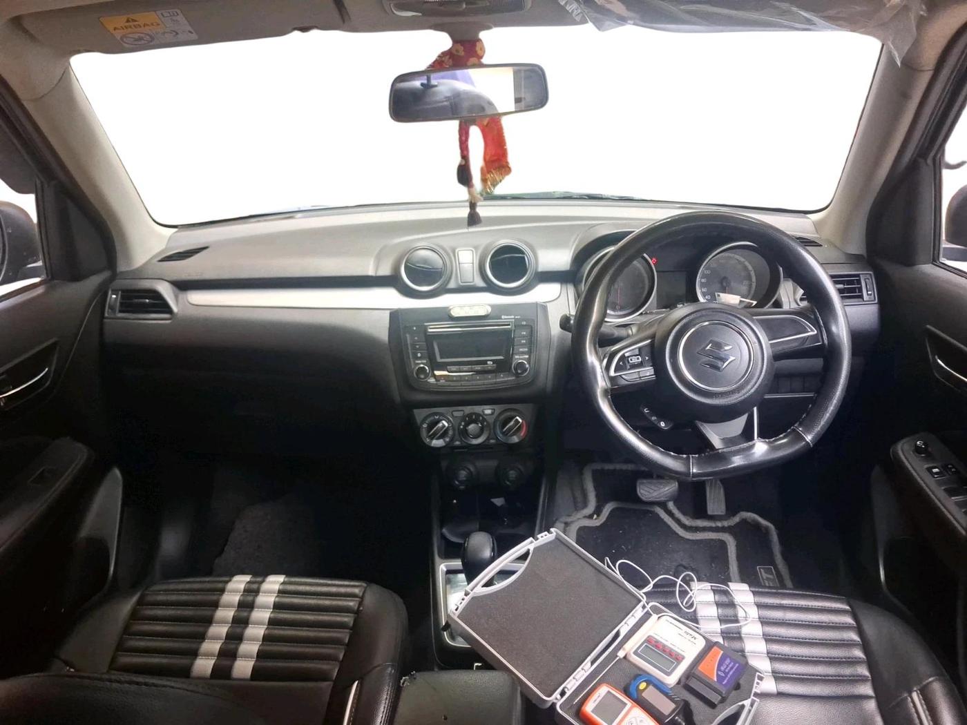 2020 Maruti Swift VXI AMT, Petrol, Automatic, 70,783 km, interior