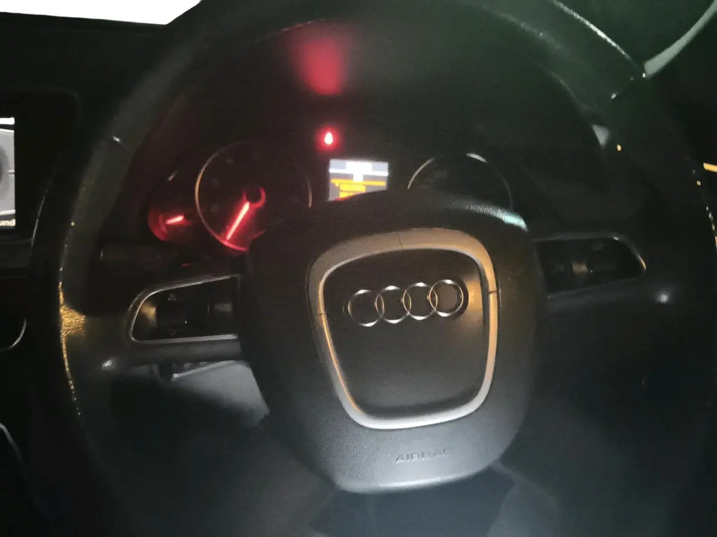 2011 Audi Q5 2.0 TFSI QUATTRO, Petrol, Automatic, 1,48,511 km, interior