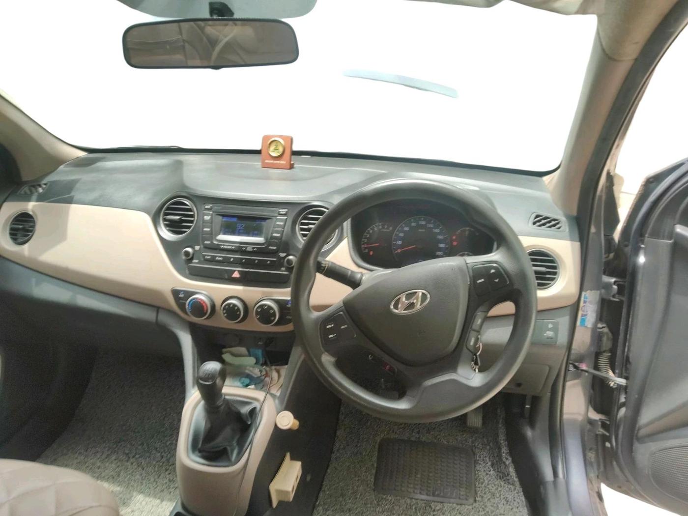 2017 Hyundai Xcent E+, Petrol, Manual, 91,953 km, interior
