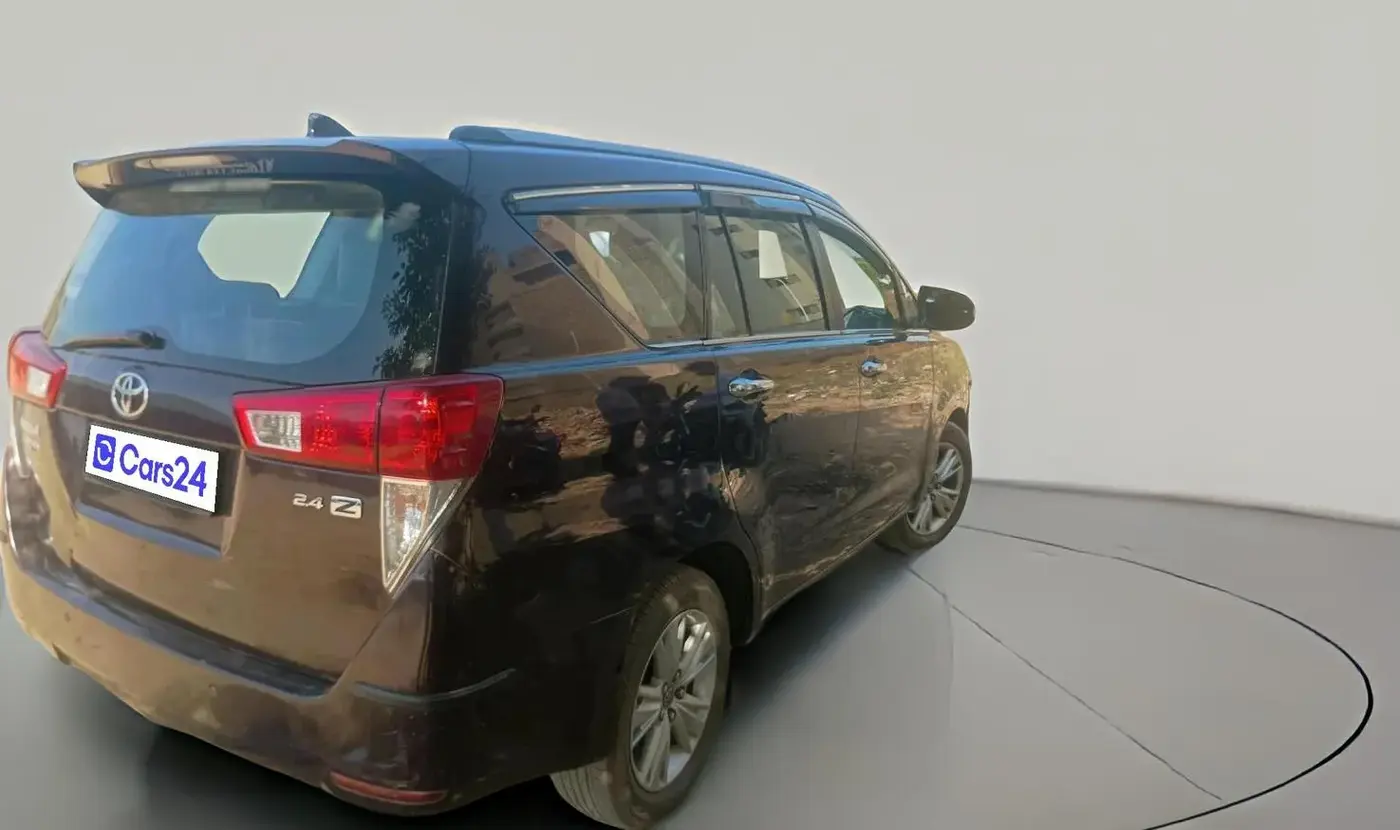 2016 Toyota Innova Crysta 2.4 ZX 7 STR, Diesel, Manual, 81,624 km, exterior