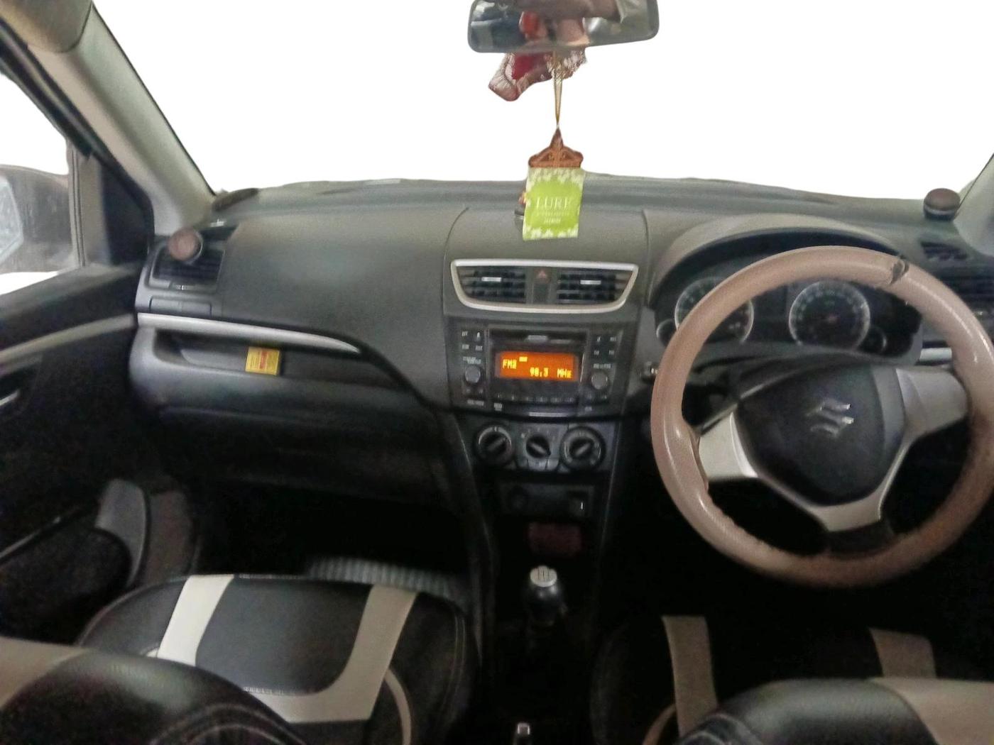 2016 Maruti Swift VXI, Petrol, Manual, 84,903 km, interior