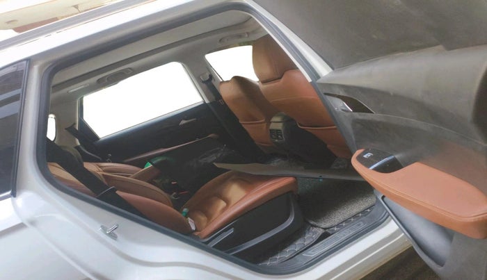 2022 MG HECTOR PLUS SHARP 2.0 DIESEL TURBO MT 6-STR, Diesel, Manual, 1,17,373 km, interior