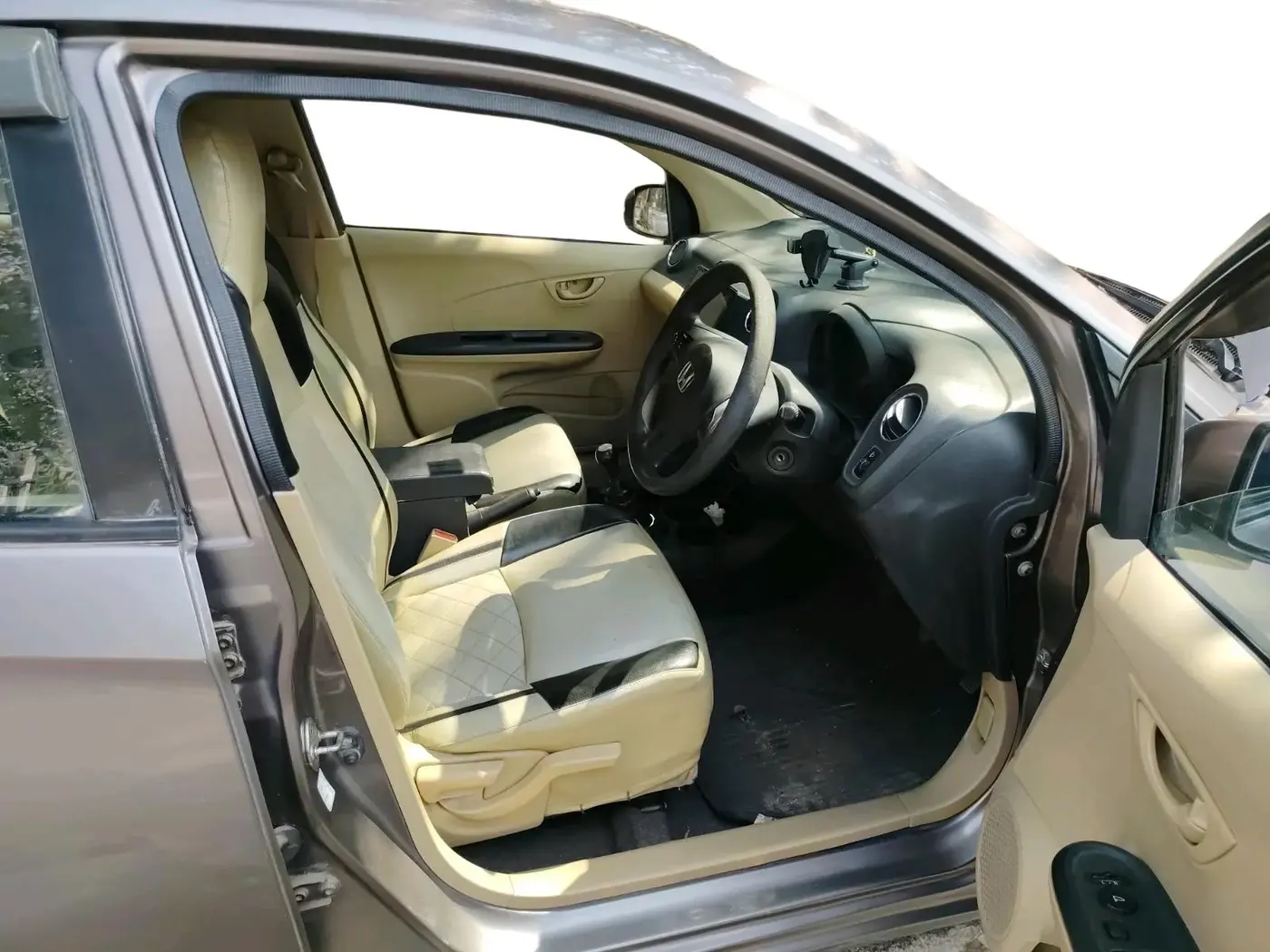 2016 Honda Amaze 1.2L I-VTEC S, Petrol, Manual, 69,353 km, interior