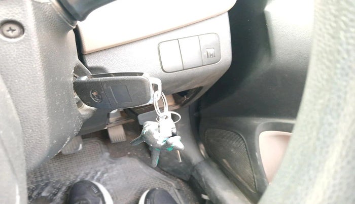 2015 Hyundai Xcent S 1.2, Petrol, Manual, 1,16,502 km, interior