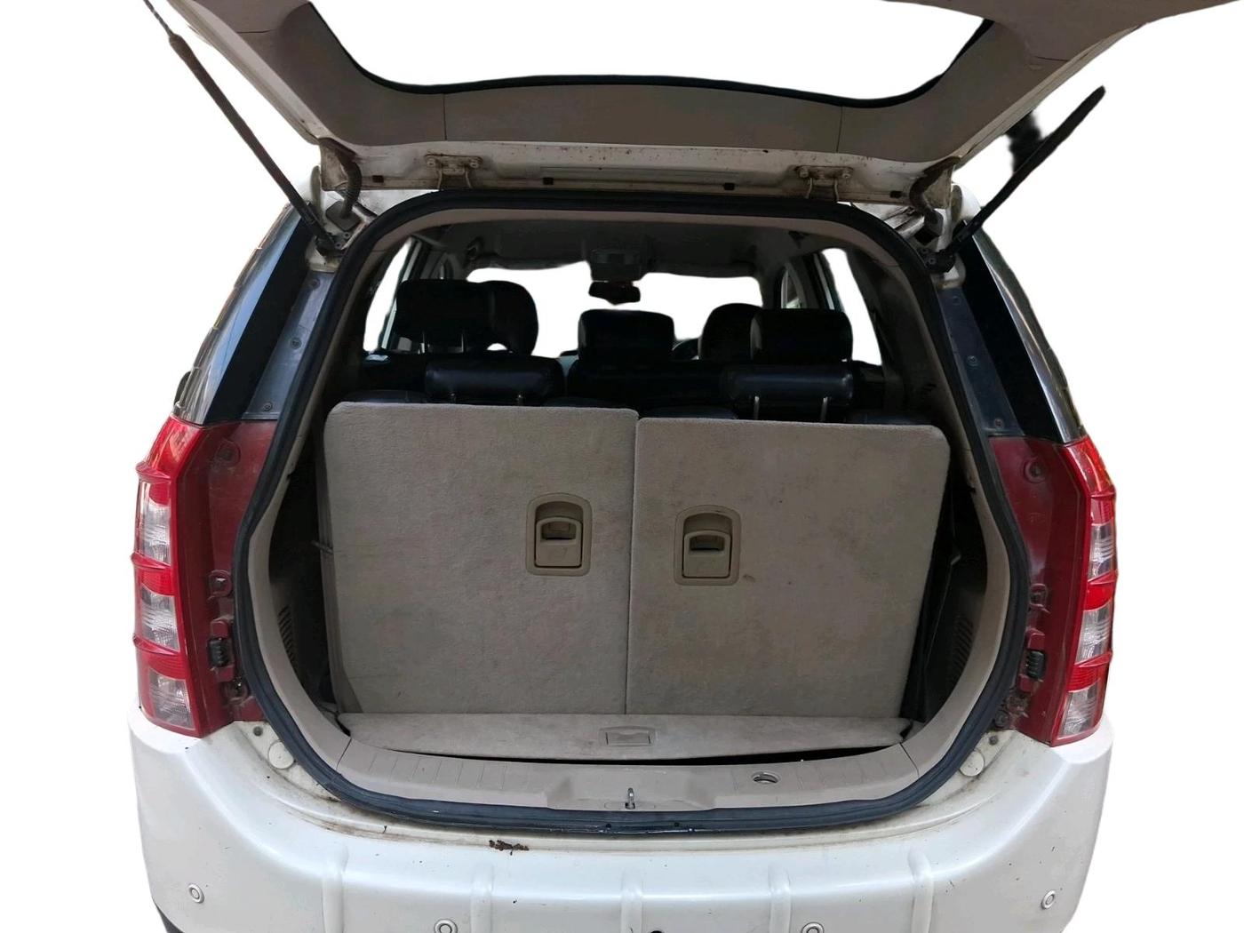 2018 Mahindra XUV500 W6, Diesel, Manual, 48,588 km, exterior