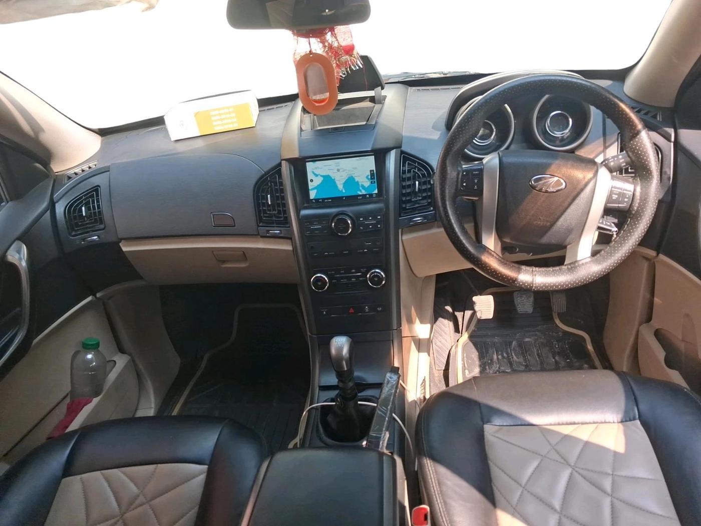 2018 Mahindra XUV500 W6, Diesel, Manual, 48,588 km, interior