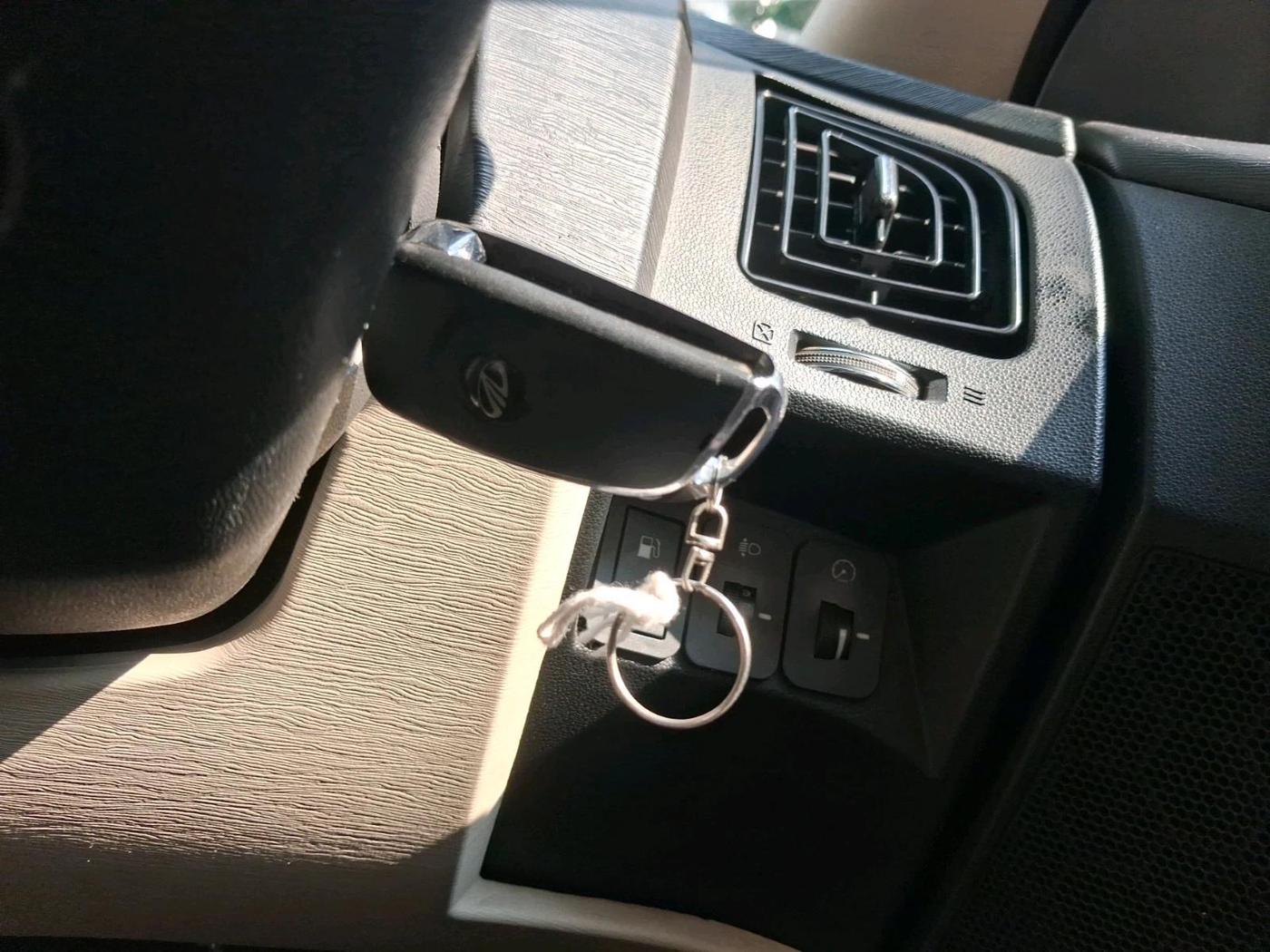 2018 Mahindra XUV500 W6, Diesel, Manual, 48,588 km, interior