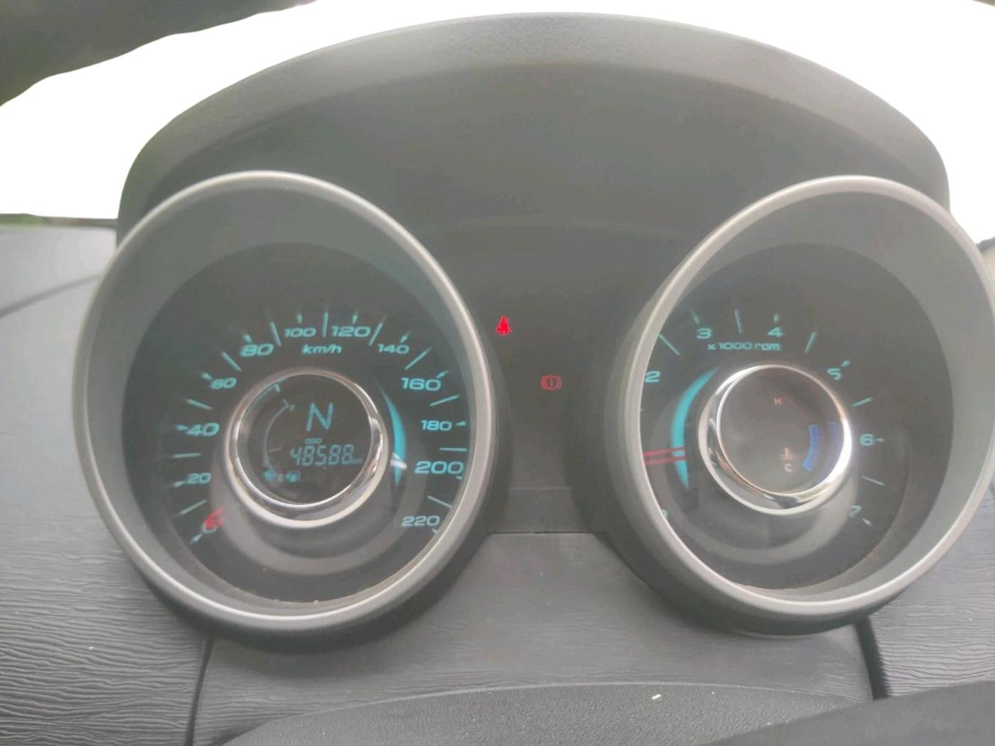 2018 Mahindra XUV500 W6, Diesel, Manual, 48,588 km, interior