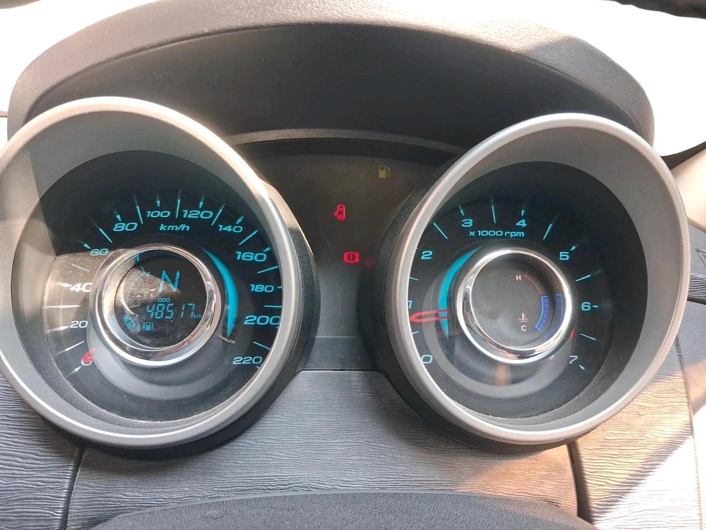 2018 Mahindra XUV500 W6, Diesel, Manual, 48,588 km, interior
