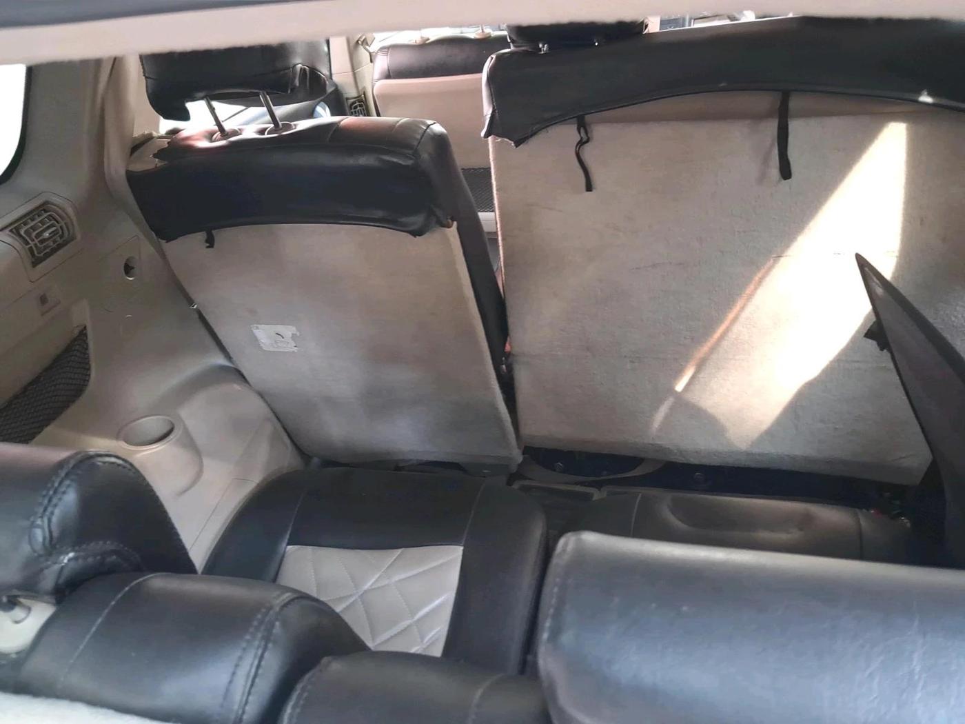 2018 Mahindra XUV500 W6, Diesel, Manual, 48,588 km, interior