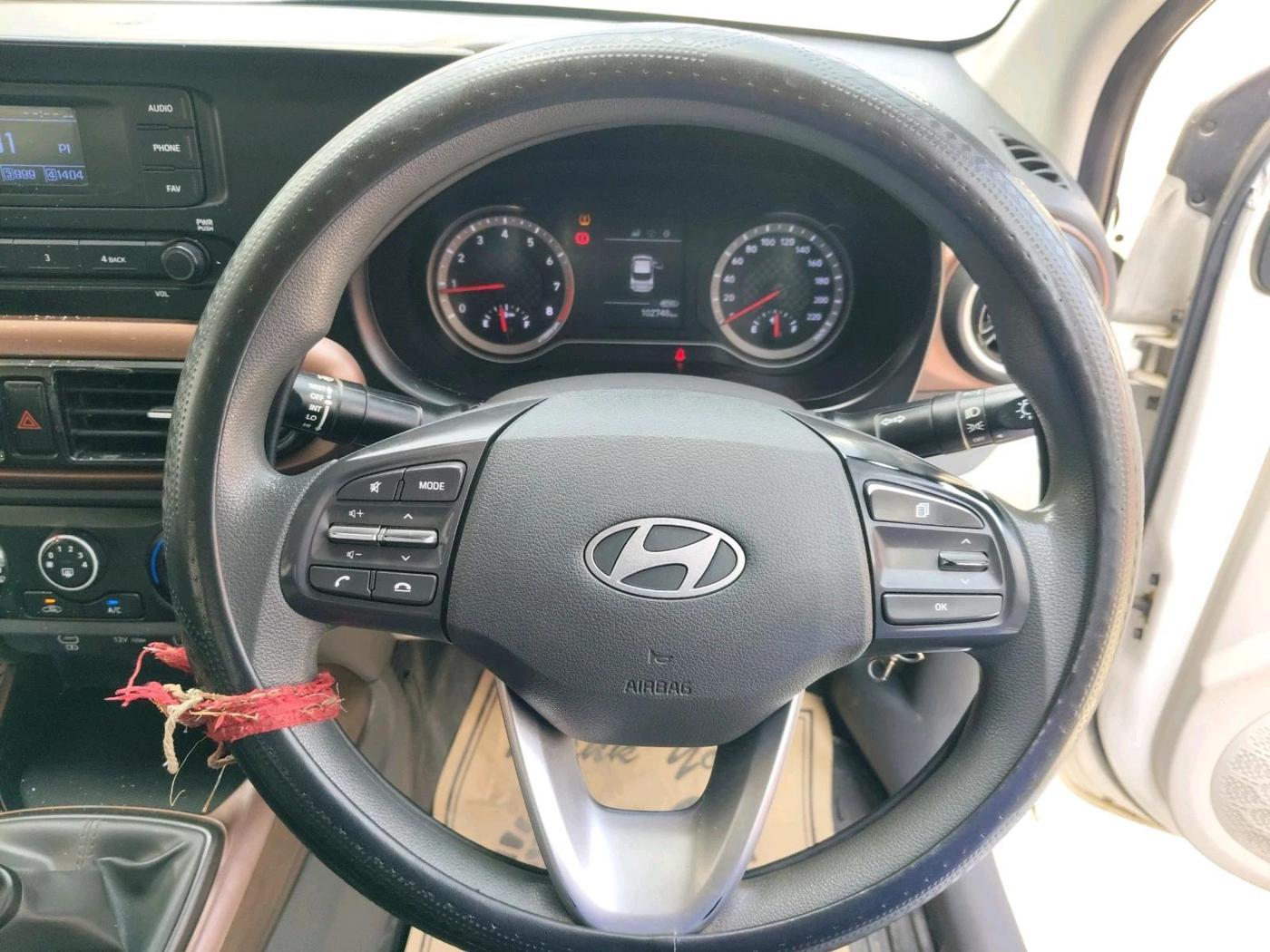 2023 Hyundai AURA S 1.2 CNG, CNG, Manual, 1,02,748 km, interior