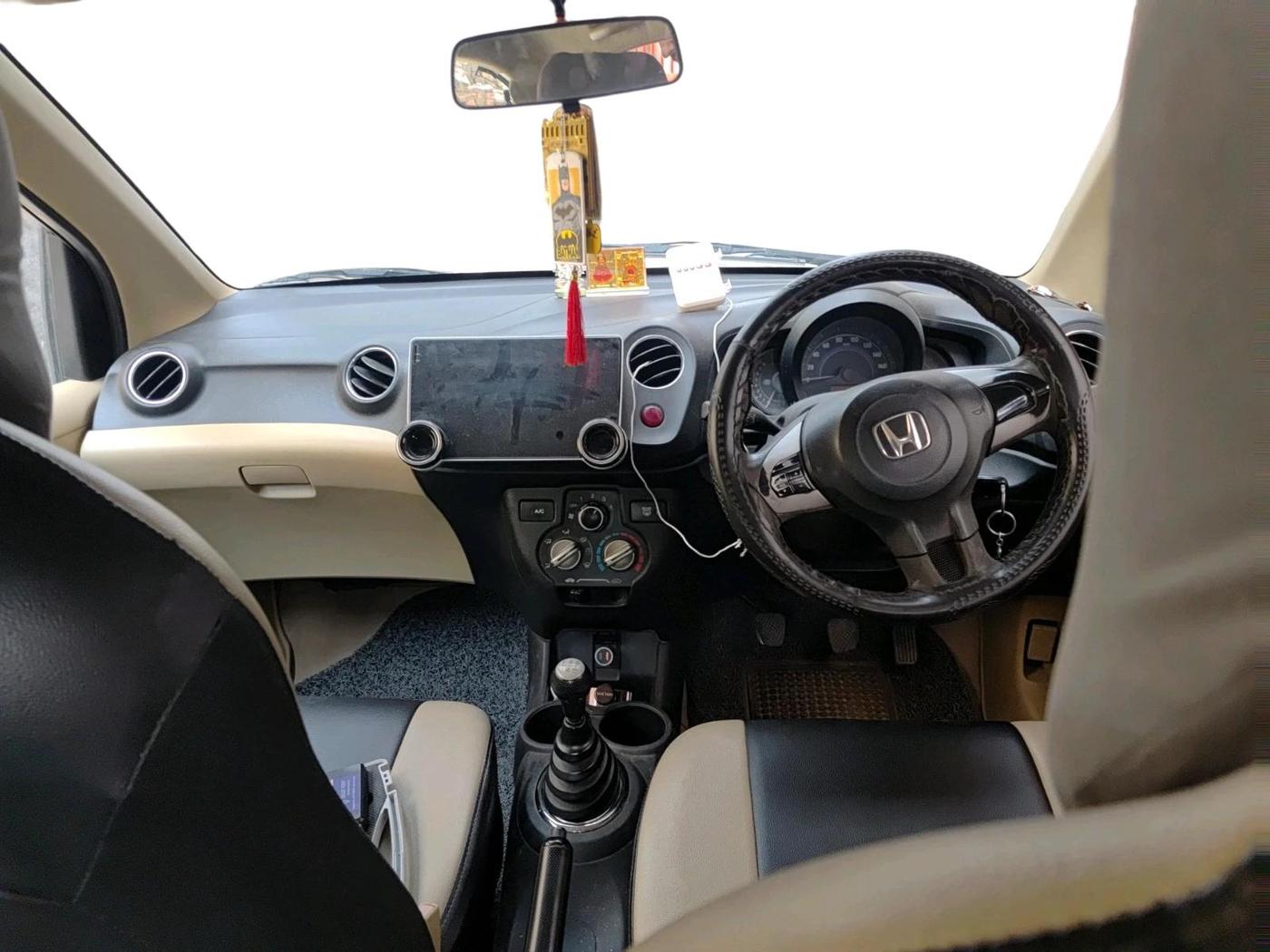 2015 Honda Brio S MT, Petrol, Manual, 83,926 km, interior