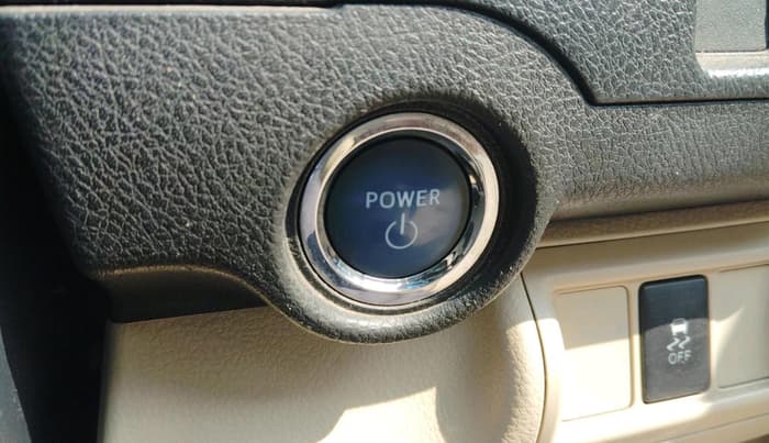 2016 Toyota Camry HYBRID, Hybrid, Automatic, 70,026 km, interior