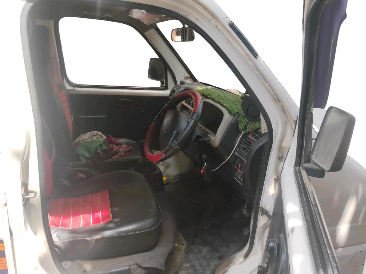 2018 Maruti Eeco 7 STR, CNG, Manual, 1,21,197 km, interior