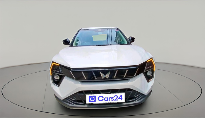 2024 Mahindra XUV 3XO AX5 1.2 L TCMPFi, Petrol, Manual, 12,249 km, exterior