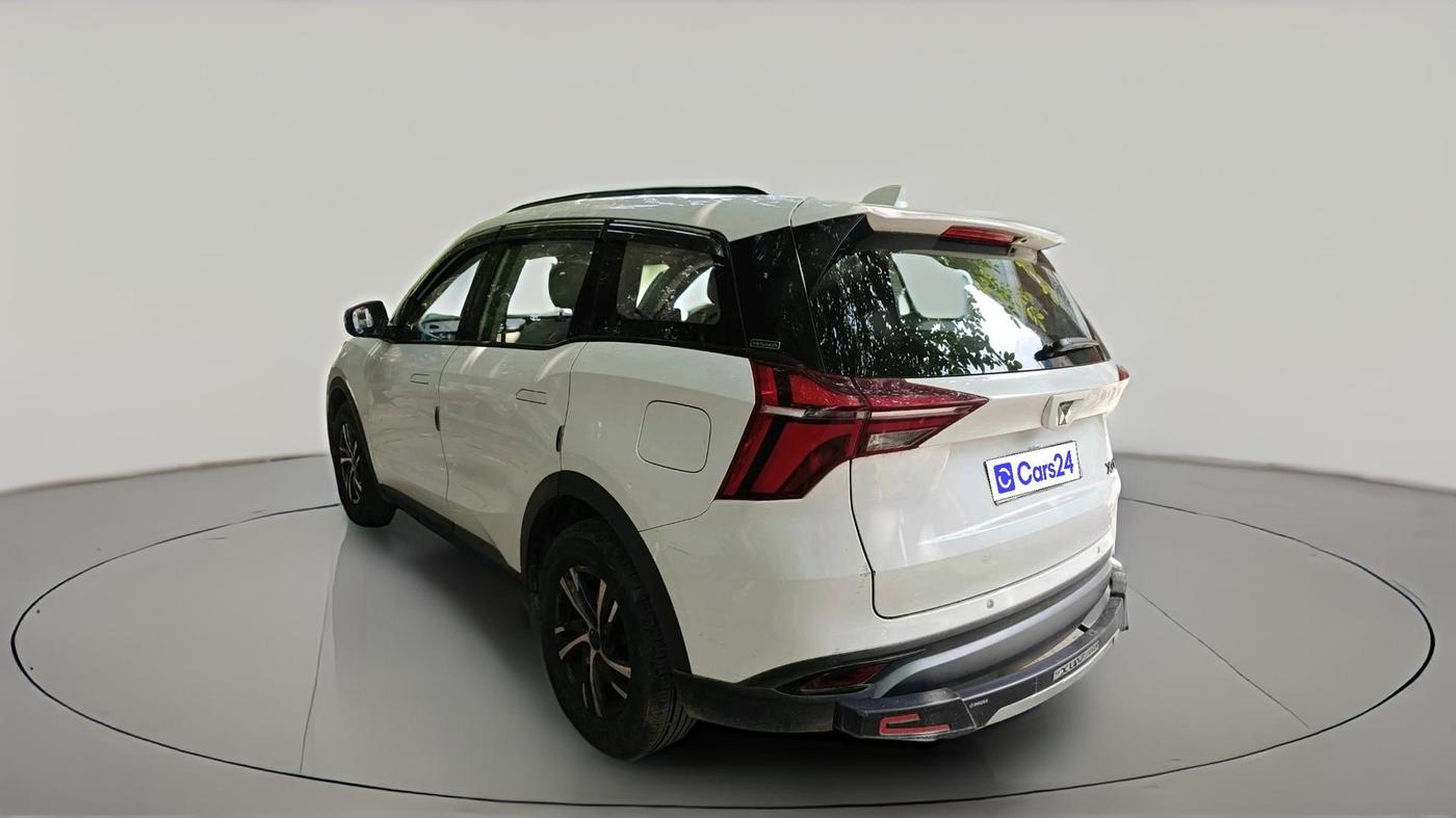 2022 Mahindra XUV700 AX 5 P AT 5 STR, Petrol, Automatic, 31,015 km, exterior