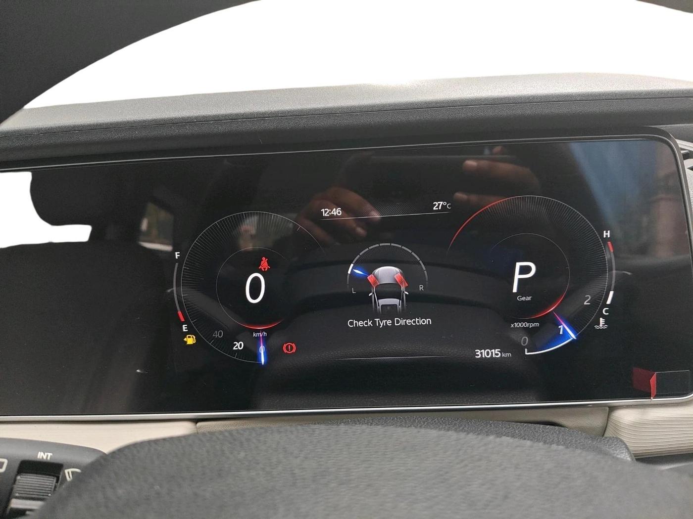 2022 Mahindra XUV700 AX 5 P AT 5 STR, Petrol, Automatic, 31,015 km, interior