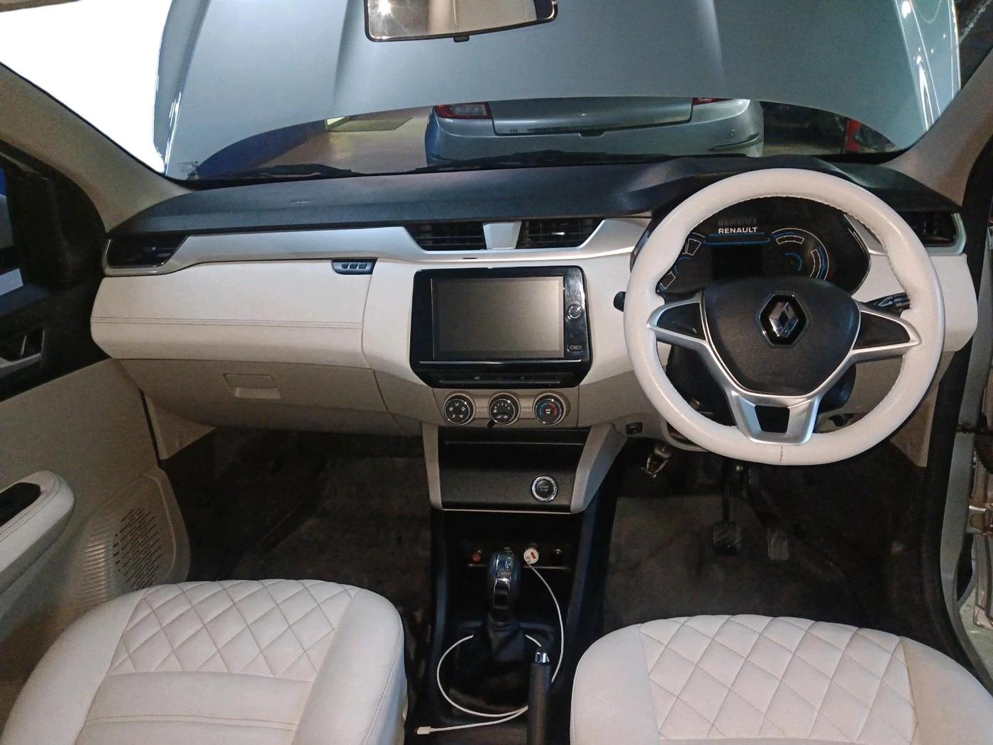 2020 Renault TRIBER RXZ AMT, CNG, Automatic, 45,697 km, interior