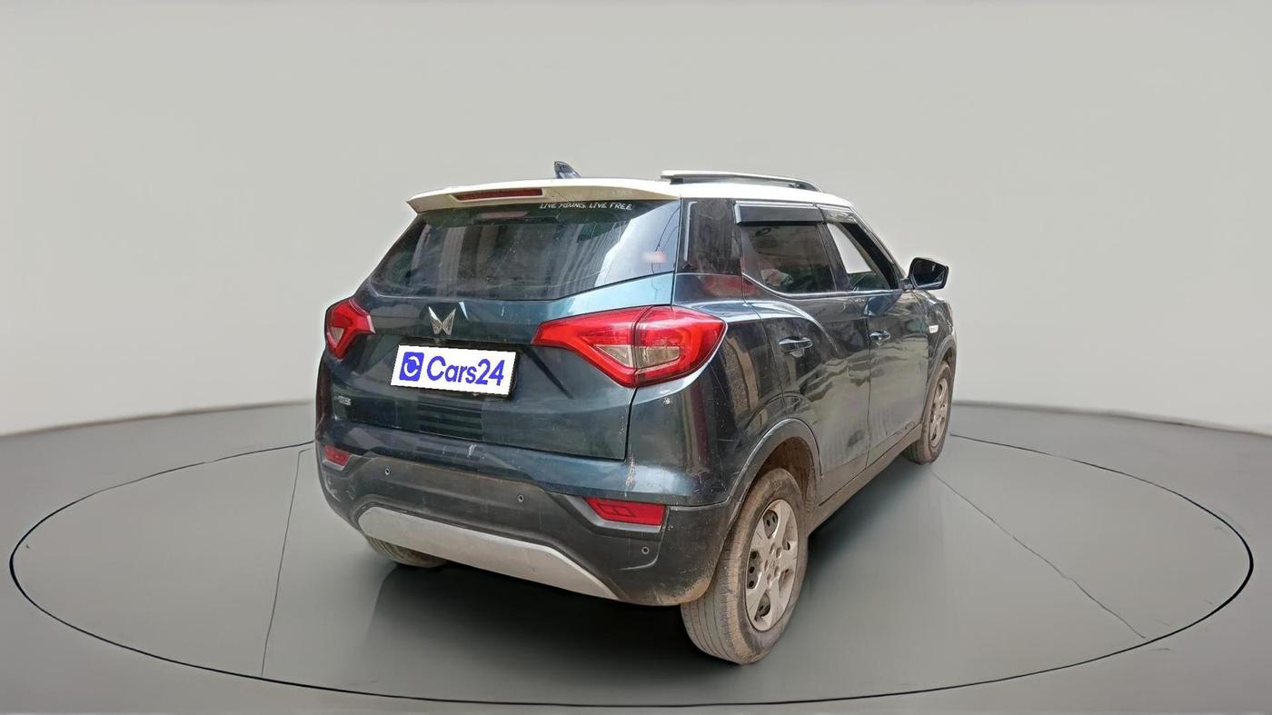 2020 Mahindra XUV300 W4 1.2 PETROL, Petrol, Manual, 88,754 km, exterior