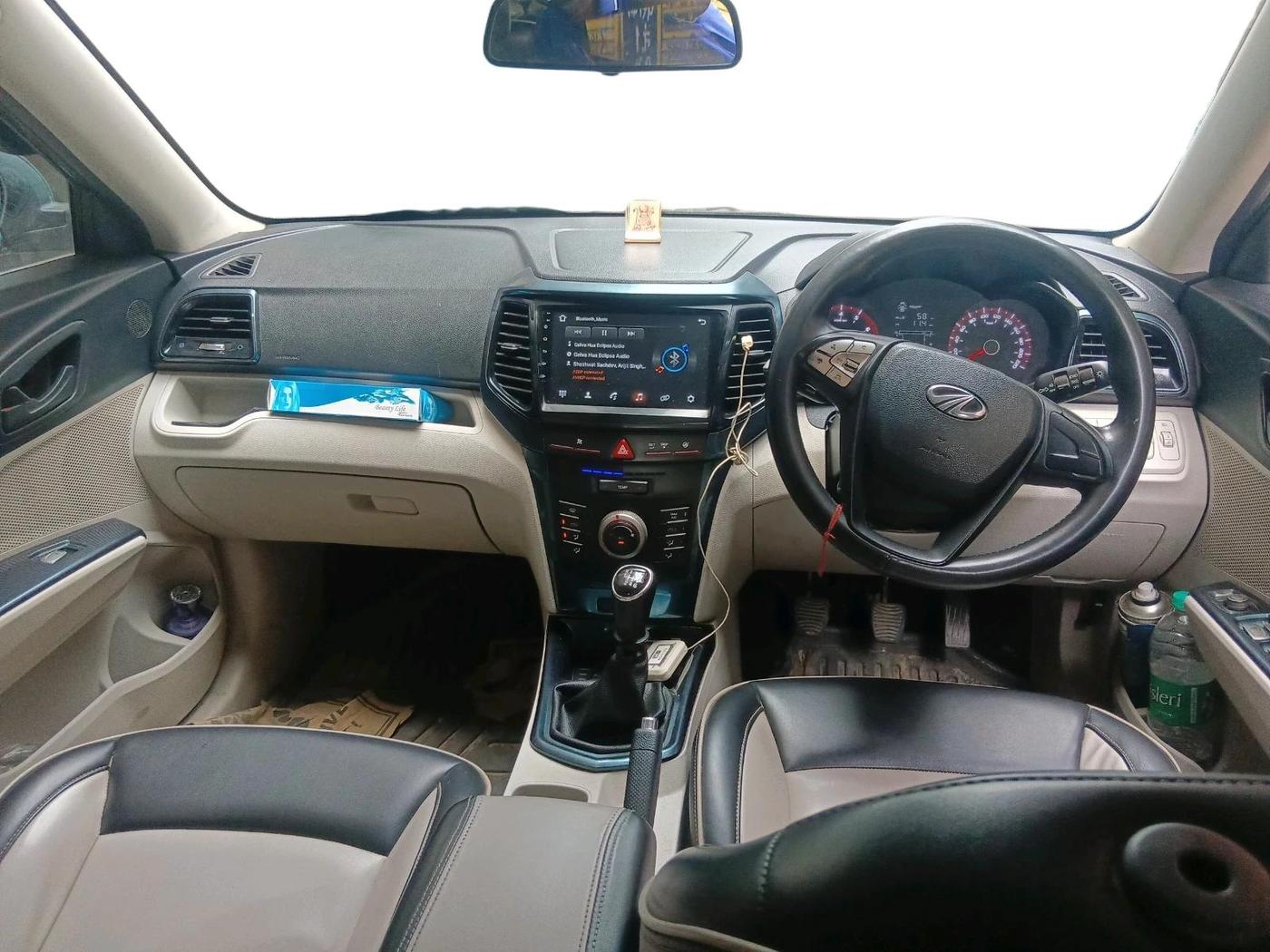 2020 Mahindra XUV300 W4 1.2 PETROL, Petrol, Manual, 88,754 km, interior