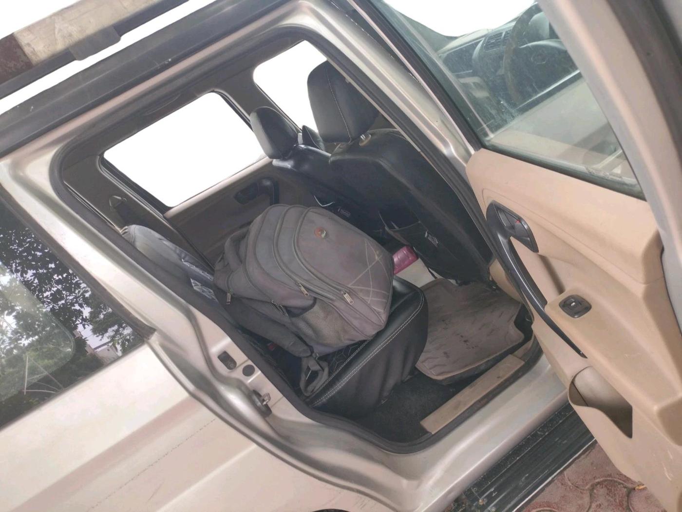 2016 Mahindra TUV300 T6, Diesel, Manual, 96,602 km, interior