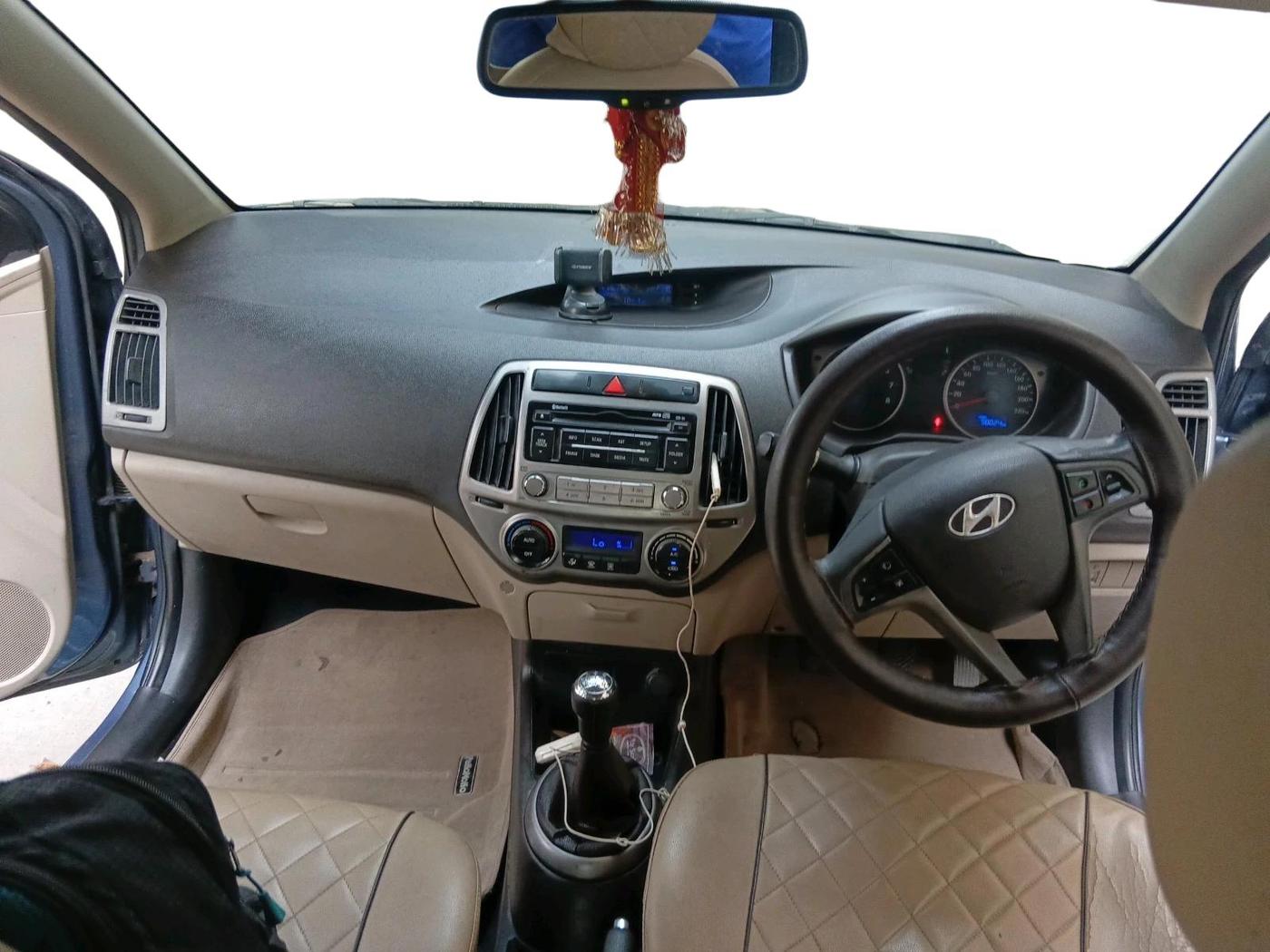 2013 Hyundai i20 SPORTZ 1.2, Petrol, Manual, 50,024 km, interior