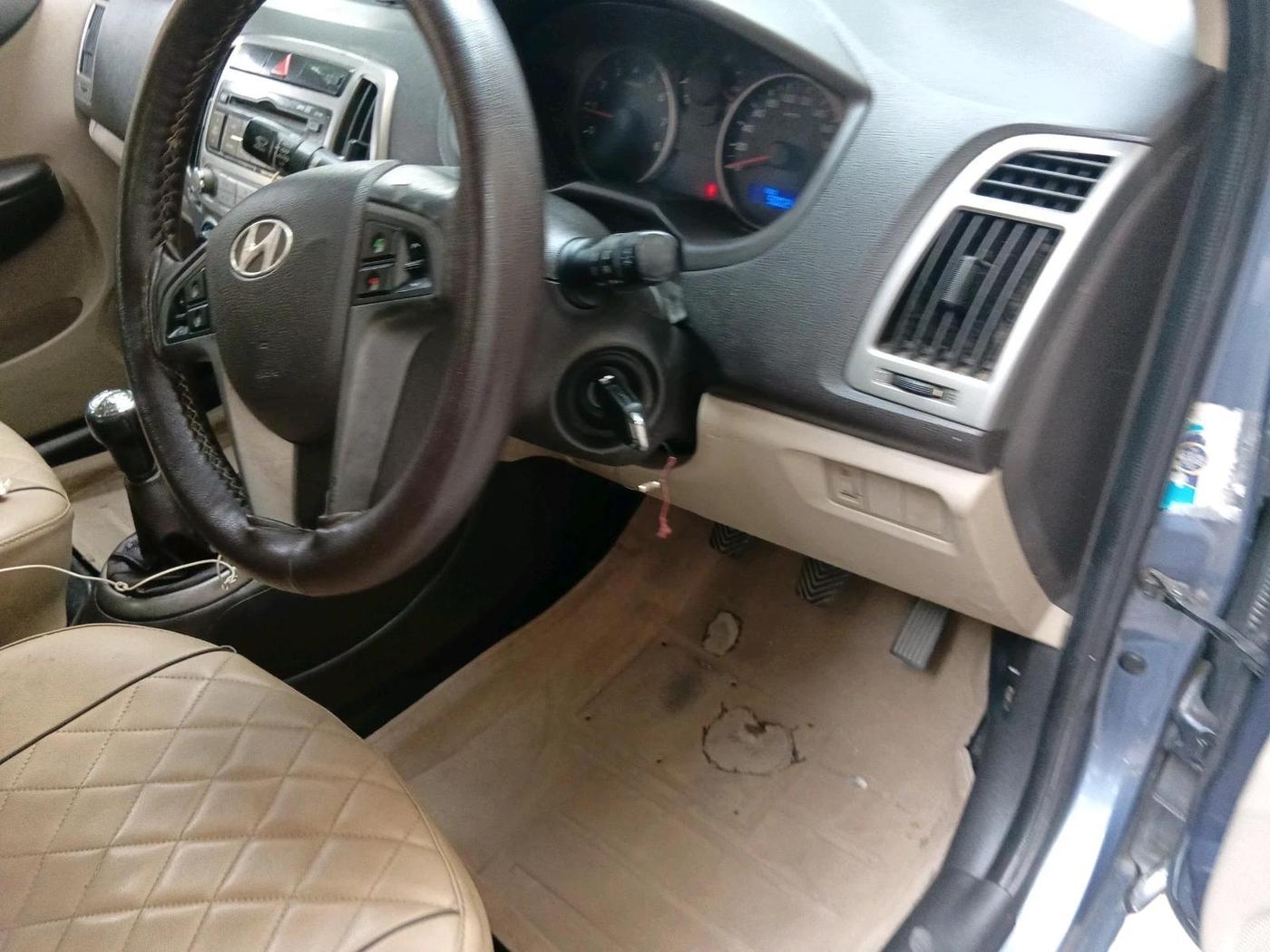2013 Hyundai i20 SPORTZ 1.2, Petrol, Manual, 50,024 km, interior