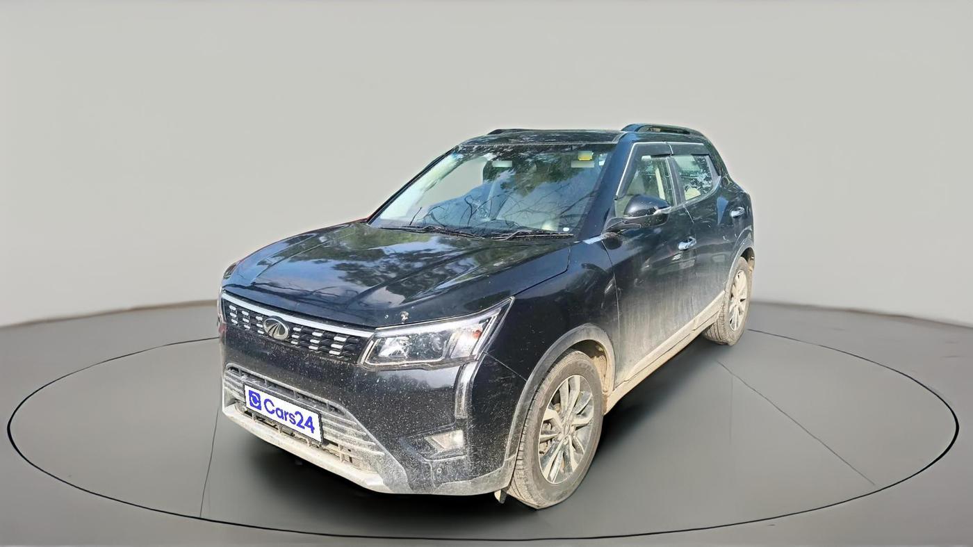 2020 Mahindra XUV300 W8 (O) 1.2 PETROL, Petrol, Manual, 88,455 km, exterior