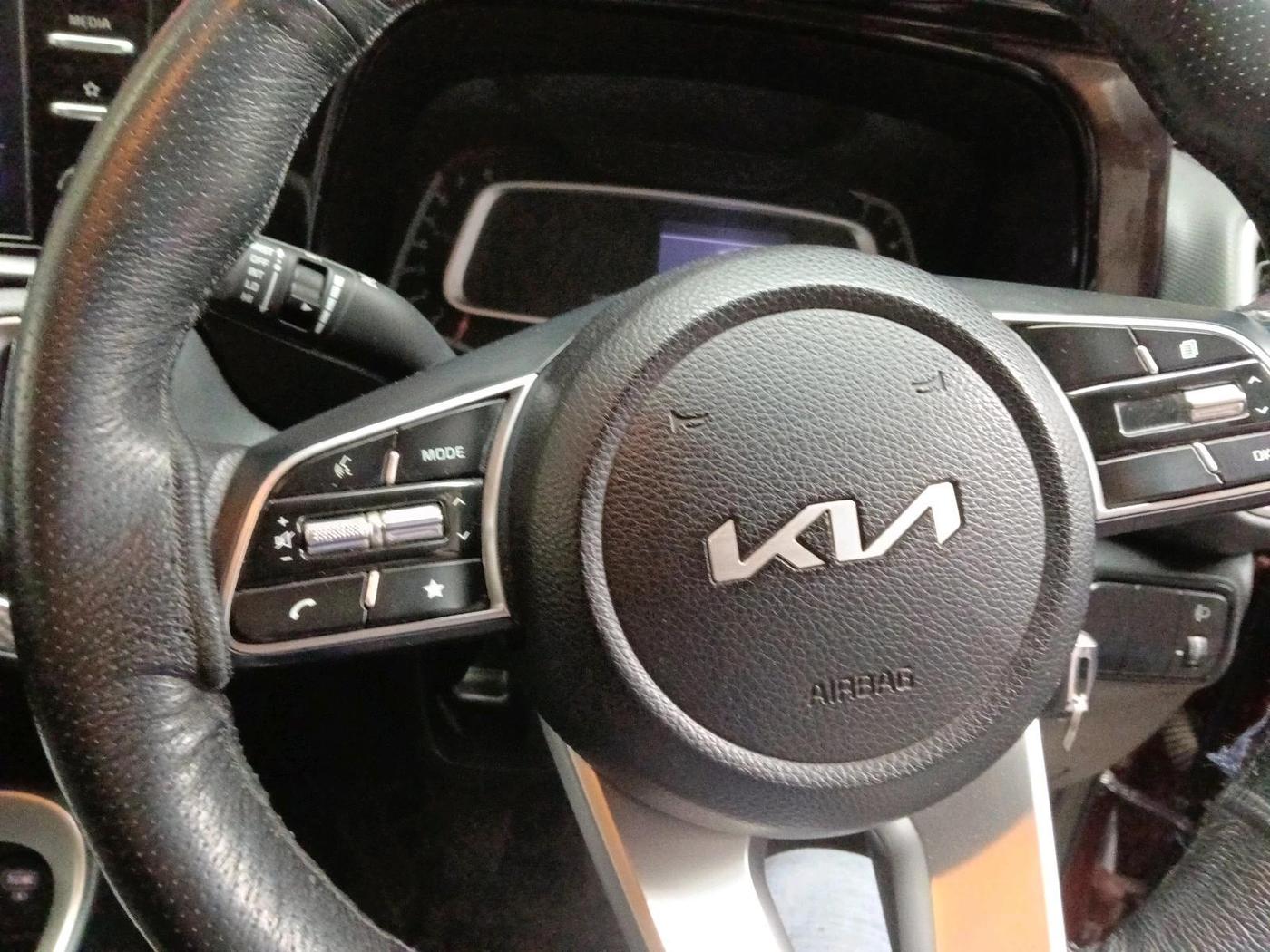 2022 KIA SONET HTK PLUS 1.2, Petrol, Manual, 27,128 km, interior