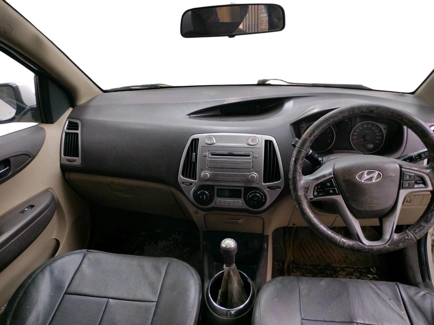 2011 Hyundai i20 SPORTZ 1.2, Petrol, Manual, 85,000 km, interior