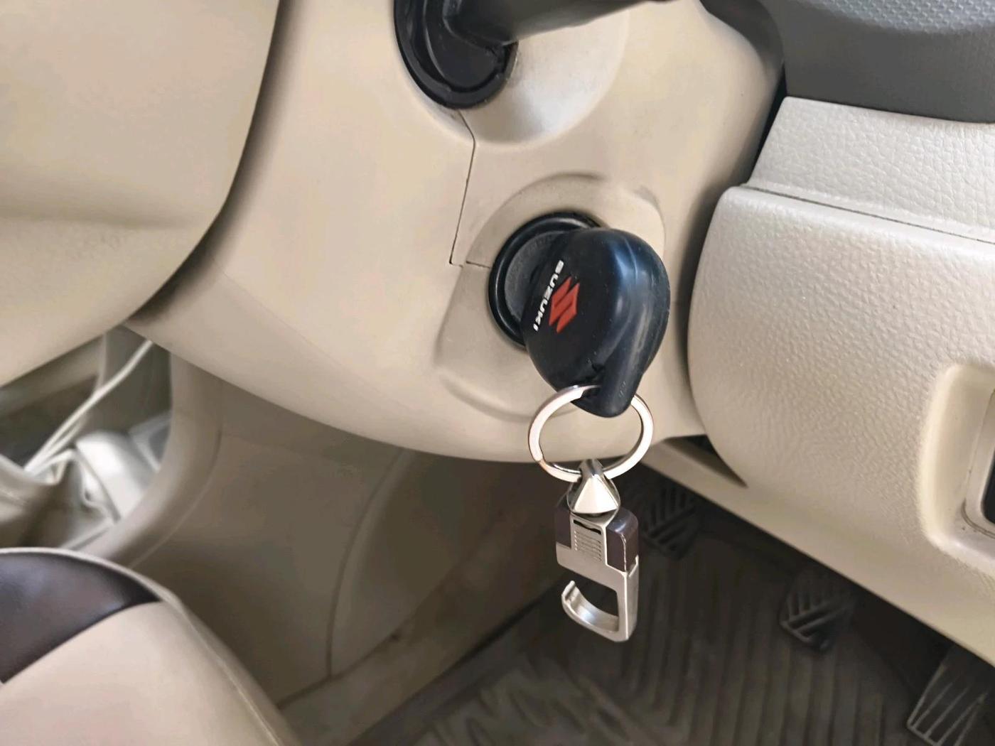 2014 Maruti Ertiga VXI, Petrol, Manual, 94,735 km, interior