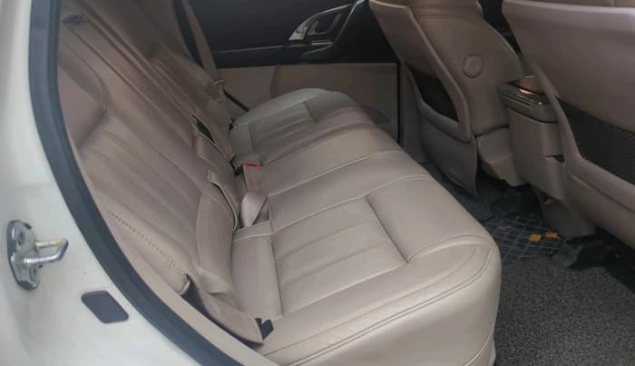 2018 Mahindra XUV500 W10 AT, Diesel, Automatic, 73,995 km, interior