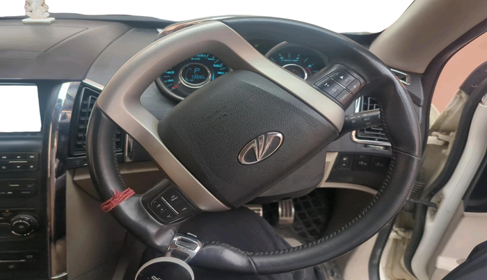 2018 Mahindra XUV500 W10 AT, Diesel, Automatic, 73,995 km, interior