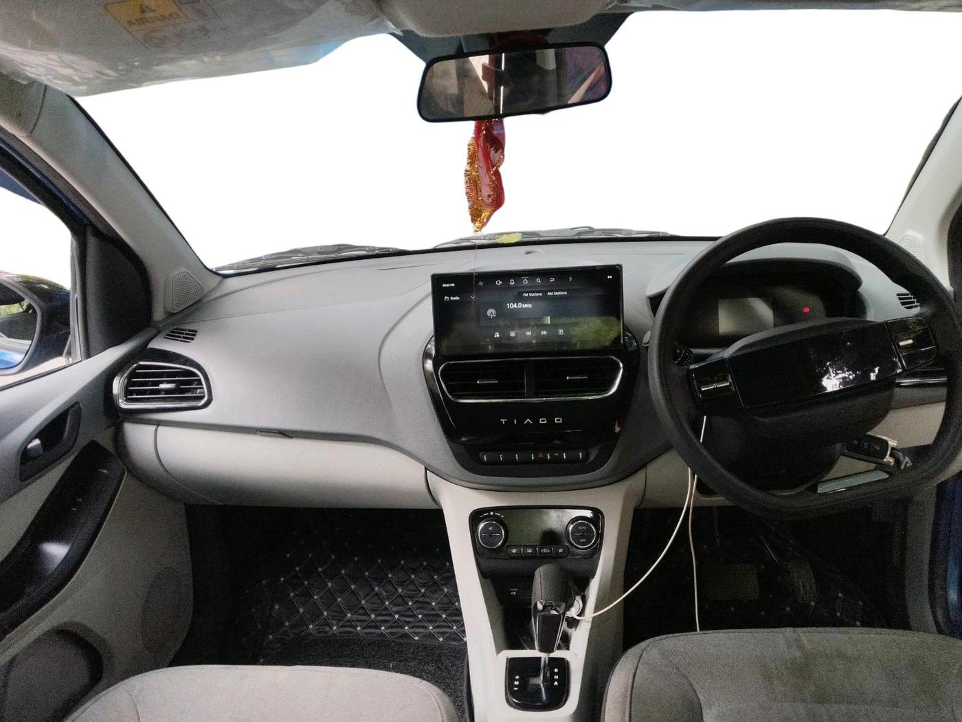 2025 Tata Tiago XZA iCNG, CNG, Automatic, 20,264 km, interior