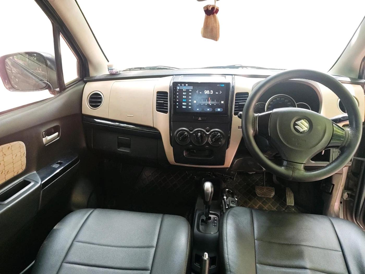2017 Maruti Wagon R 1.0 VXI+ AMT, Petrol, Automatic, 67,583 km, interior