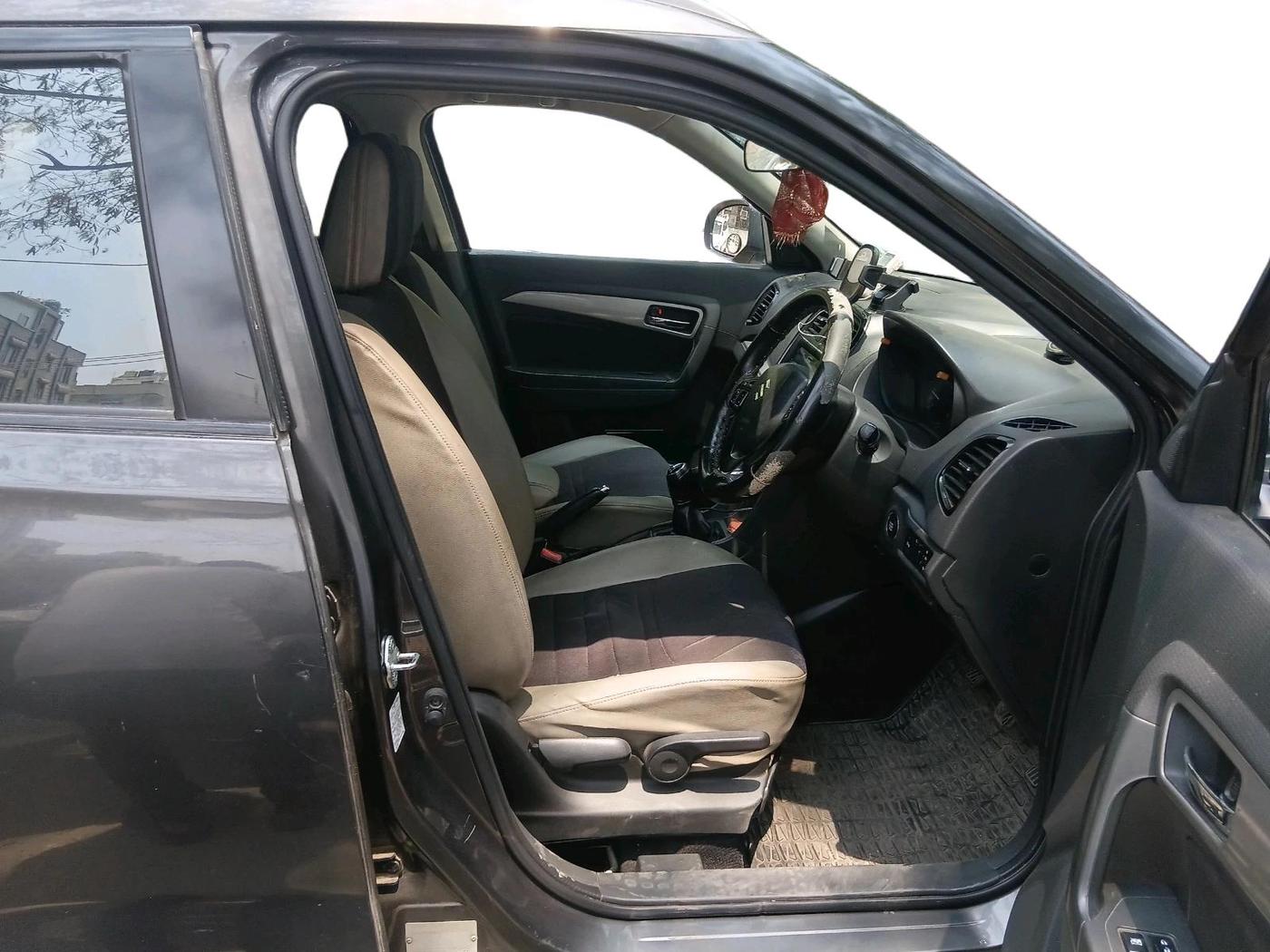 2016 Maruti Vitara Brezza ZDI PLUS, Diesel, Manual, 1,24,789 km, interior