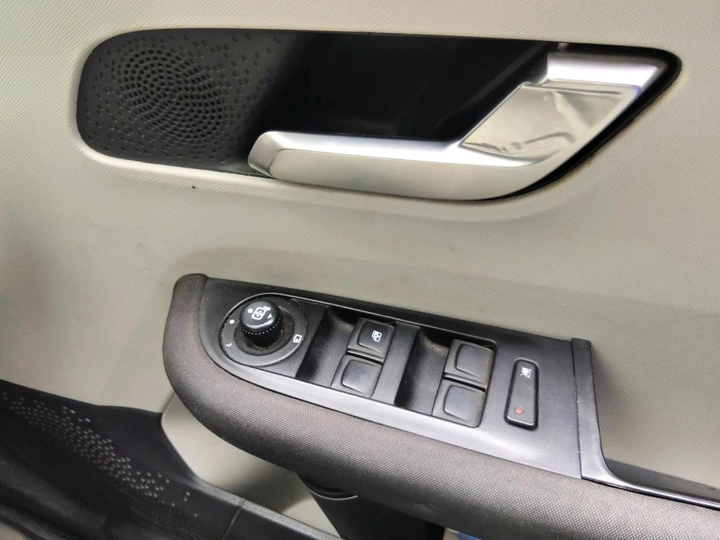 2021 Tata ALTROZ XZ PETROL, Petrol, Manual, 70,705 km, interior